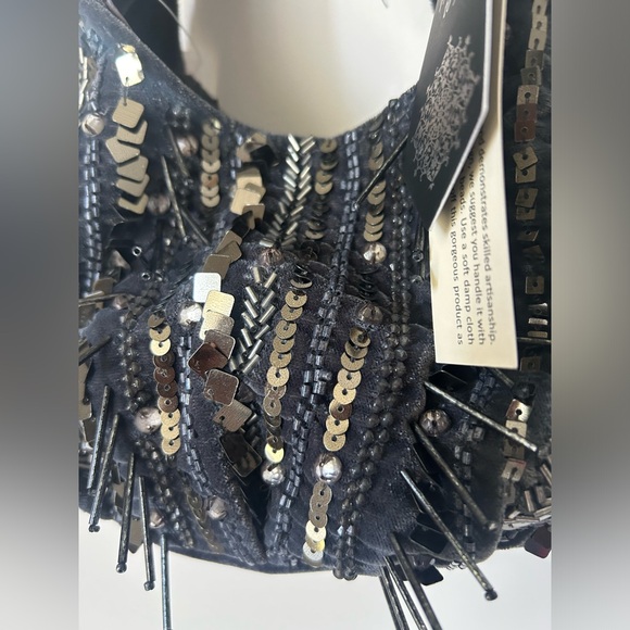 Viral Blue Velvet Beaded Sequins Bag - Picture 3 of 6